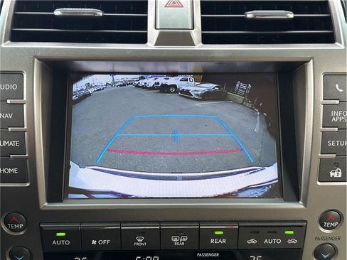 Used 2017 Lexus GX 460 AWD/4WD image 26