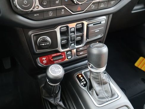 New 2026 Jeep Gladiator Rubicon w/ Safety Group AWD/4WD image 14