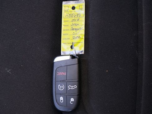 Used 2018 Jeep Renegade Latitude FWD image 59