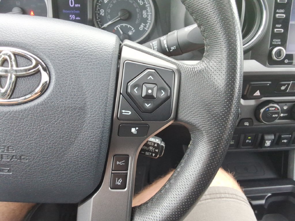 Used 2020 Toyota Tacoma TRD Off-Road w/ TRD Premium Off Road Package AWD/4WD image 25