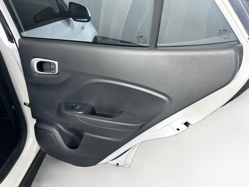 Used 2024 Hyundai Venue SEL image 29