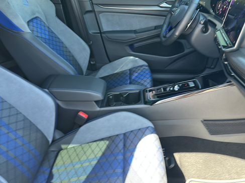 Used 2025 Volkswagen Golf R Black Edition image 24