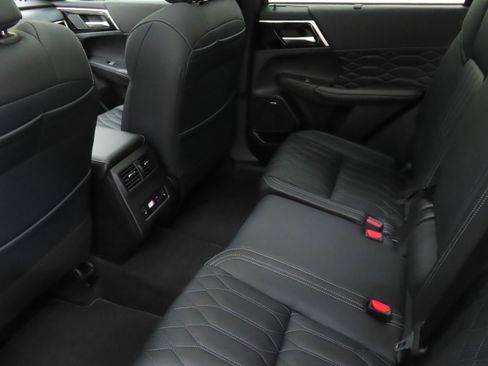 New 2026 Mitsubishi Outlander SEL FWD image 22