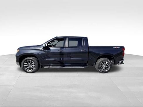 Used 2024 Chevrolet Silverado 1500 LT w/ Convenience Package II AWD/4WD image 3