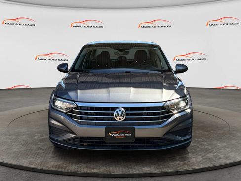 Used 2019 Volkswagen Jetta SEL w/ Cold Weather Package FWD image 3