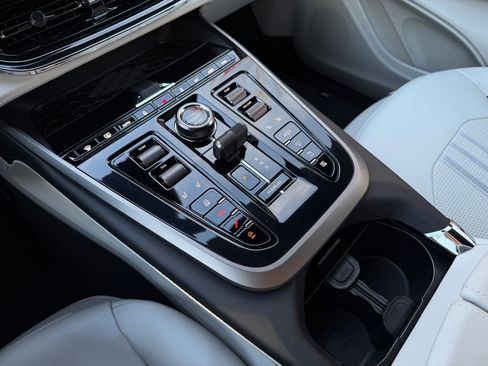 New 2026 Aston Martin DBX 707 image 28