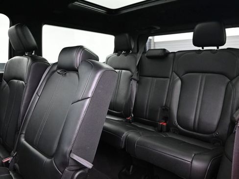 Used 2024 Jeep Wagoneer Series II AWD/4WD image 20