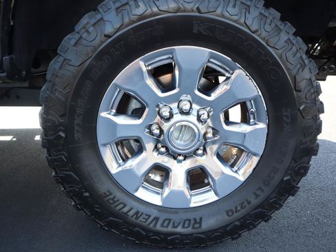 Used 2017 Ford F250 Lariat w/ Lariat Ultimate Package AWD/4WD image 18