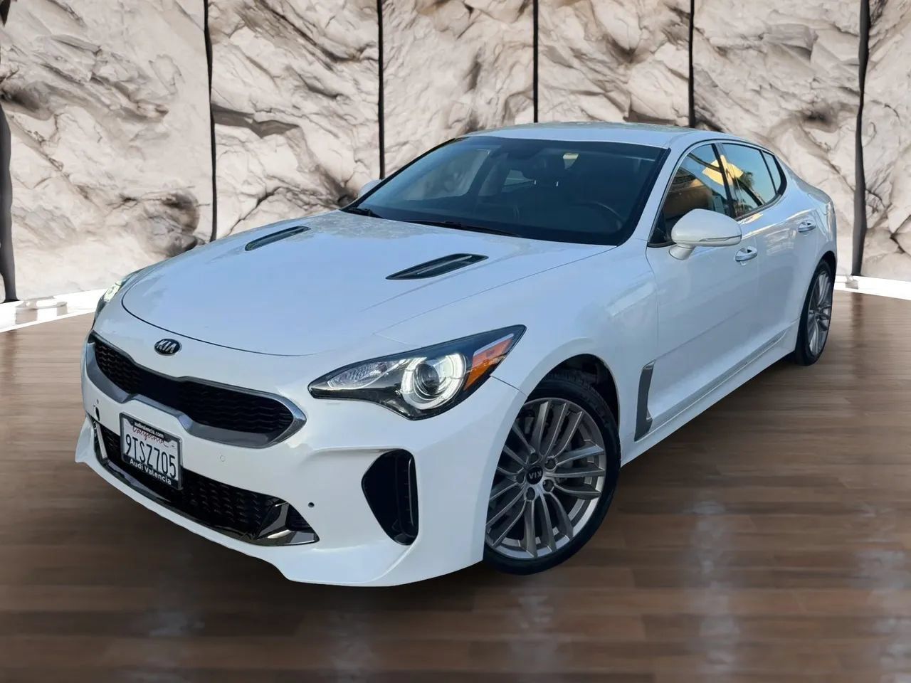 Used 2018 Kia Stinger RWD image 1