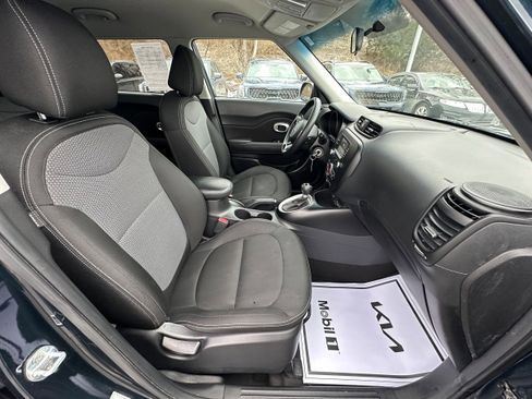 Used 2017 Kia Soul + image 22