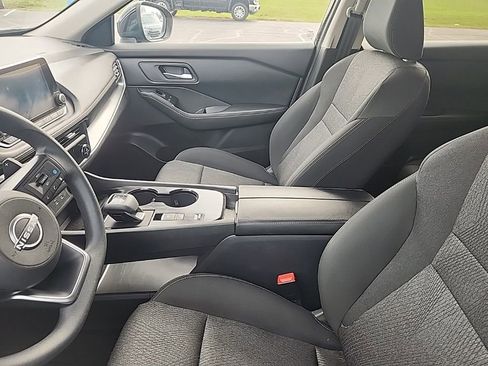 Used 2024 Nissan Rogue SV FWD image 31