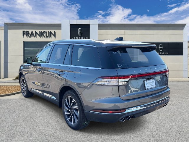 New 2027 Lincoln Aviator AWD image 5