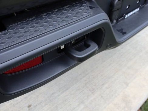 New 2025 Jeep Gladiator Sport image 28