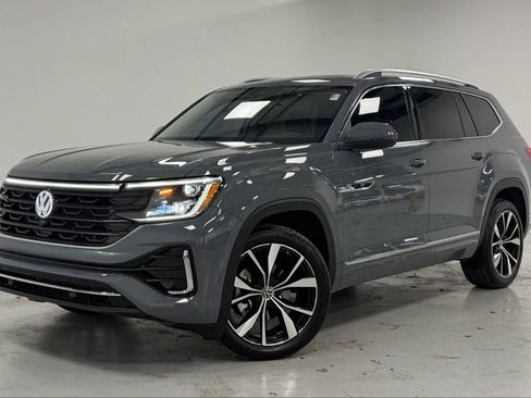 Used 2025 Volkswagen Atlas SEL Premium R-Line image 1