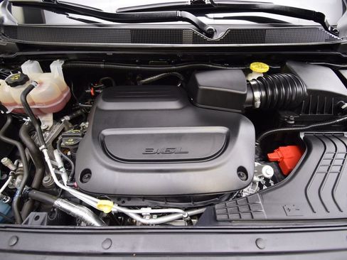 Used 2023 Chrysler Pacifica Touring-L image 29