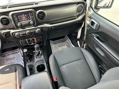 Used 2021 Jeep Gladiator Willys image 15