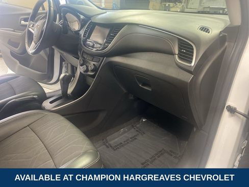 Used 2020 Chevrolet Trax LT w/ LT Convenience Package FWD image 37