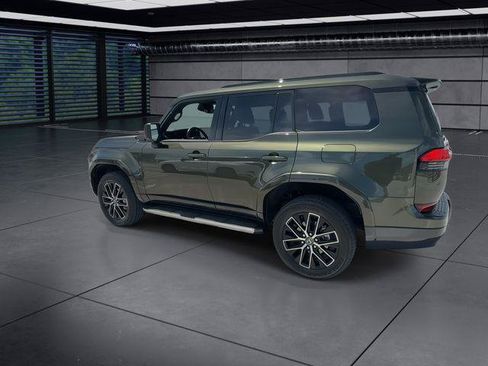 Certified 2025 Lexus GX 550 w/ Cold Area Package AWD/4WD image 6