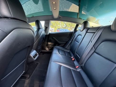 Used 2018 Tesla Model 3 RWD image 16