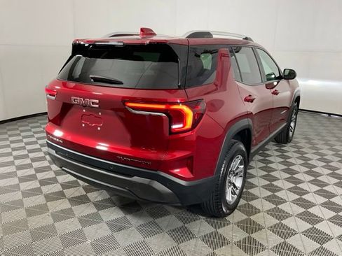 Used 2025 GMC Terrain Elevation w/ Elevation Premium Package FWD image 8