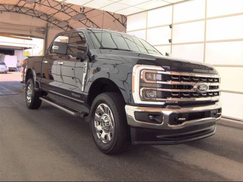 Used 2023 Ford F350 Lariat w/ Chrome Package AWD/4WD image 3