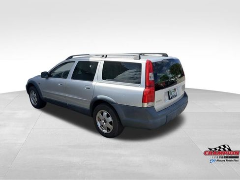 Used 2003 Volvo XC70 AWD/4WD image 3