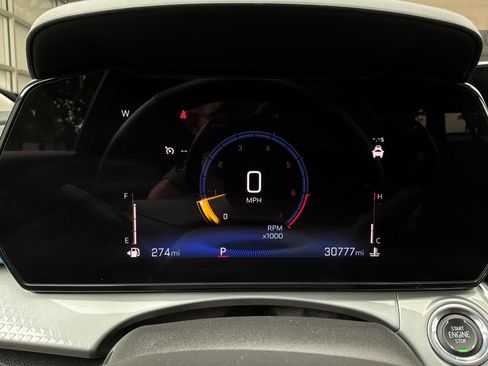 Used 2025 Chevrolet Trax LT w/ LT Convenience Package FWD image 37