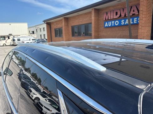 Used 2024 Buick Enclave Premium w/ Experience Buick Package FWD image 16