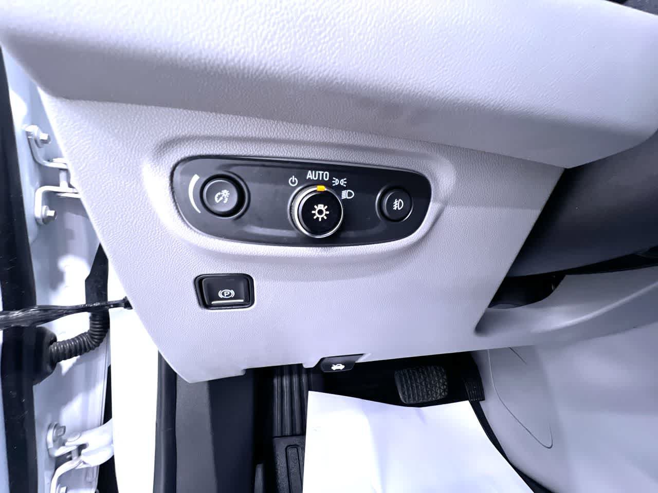 Used 2021 GMC Terrain SLT w/ LPO, Floor Liner Package FWD image 16