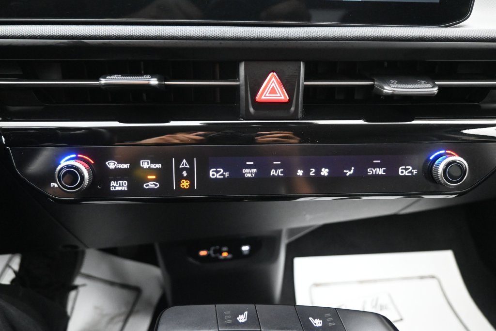 Used 2025 Kia EV6 Light w/ Light LR Technology Package RWD image 14