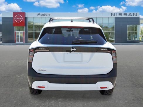 New 2026 Nissan Kicks SV w/ Cold Weather Package FWD image 4