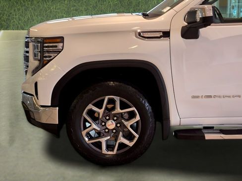 Used 2023 GMC Sierra 1500 SLT AWD/4WD image 9