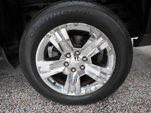 Used 2017 Chevrolet Silverado 1500 Custom w/ Custom Convenience Package AWD/4WD image 29