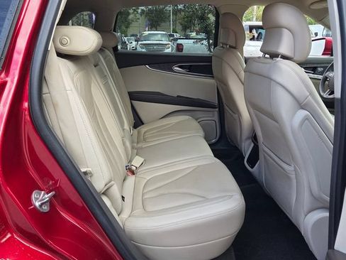 Used 2018 Lincoln MKX Reserve FWD image 12