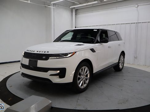 Used 2025 Land Rover Range Rover Sport SE image 10