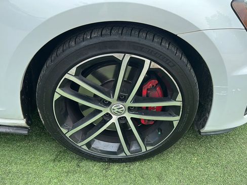 Used 2017 Volkswagen GTI SE FWD image 47