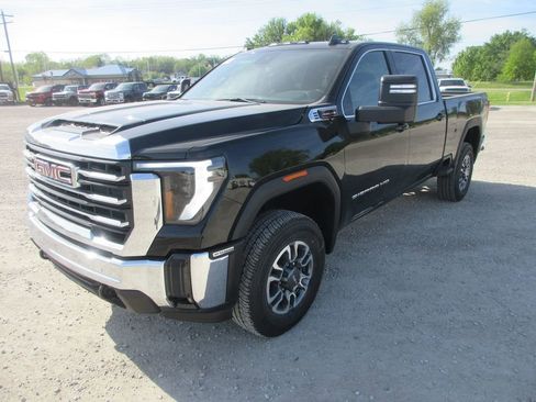 New 2026 GMC Sierra 2500 SLE w/ SLE Value Package; image 10