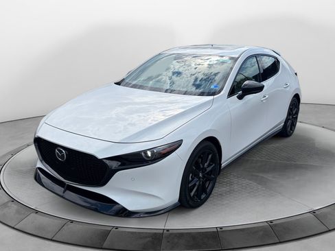 New 2026 MAZDA MAZDA3 Hatchback w/Premium Plus Pkg AWD/4WD image 3