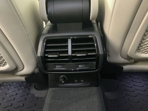 Used 2024 Audi Q3 2.0T Premium image 27