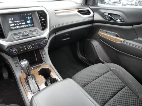 Used 2017 GMC Acadia SLE image 11