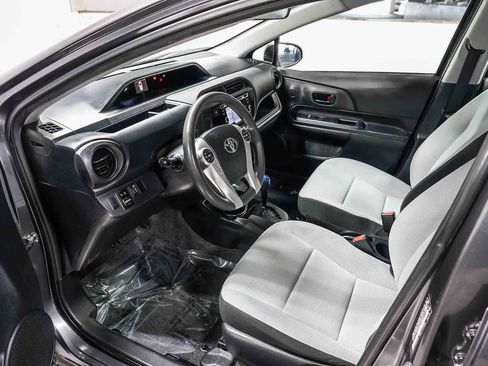Used 2015 Toyota Prius C One FWD image 17