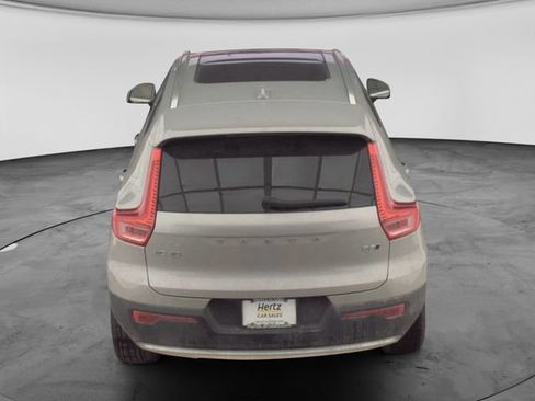 Used 2024 Volvo XC40 B5 Core AWD/4WD image 8
