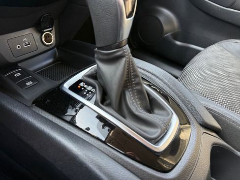 Used 2022 Nissan Rogue Sport SV w/ Technology Package image 37