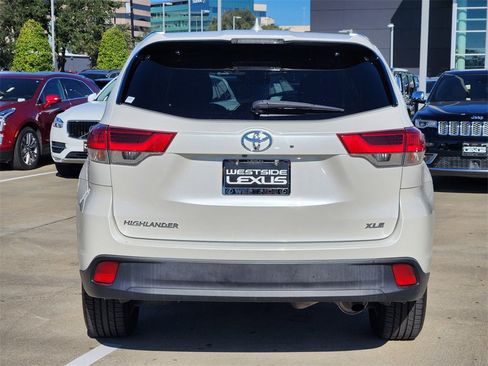 Used 2019 Toyota Highlander XLE image 6