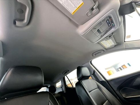 Used 2023 GMC Terrain SLT image 22