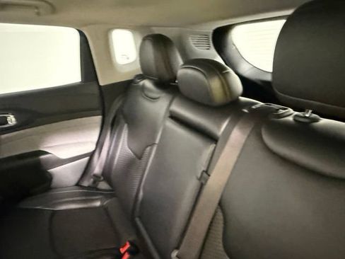 Used 2022 Jeep Compass Latitude w/ Convenience Group AWD/4WD image 39