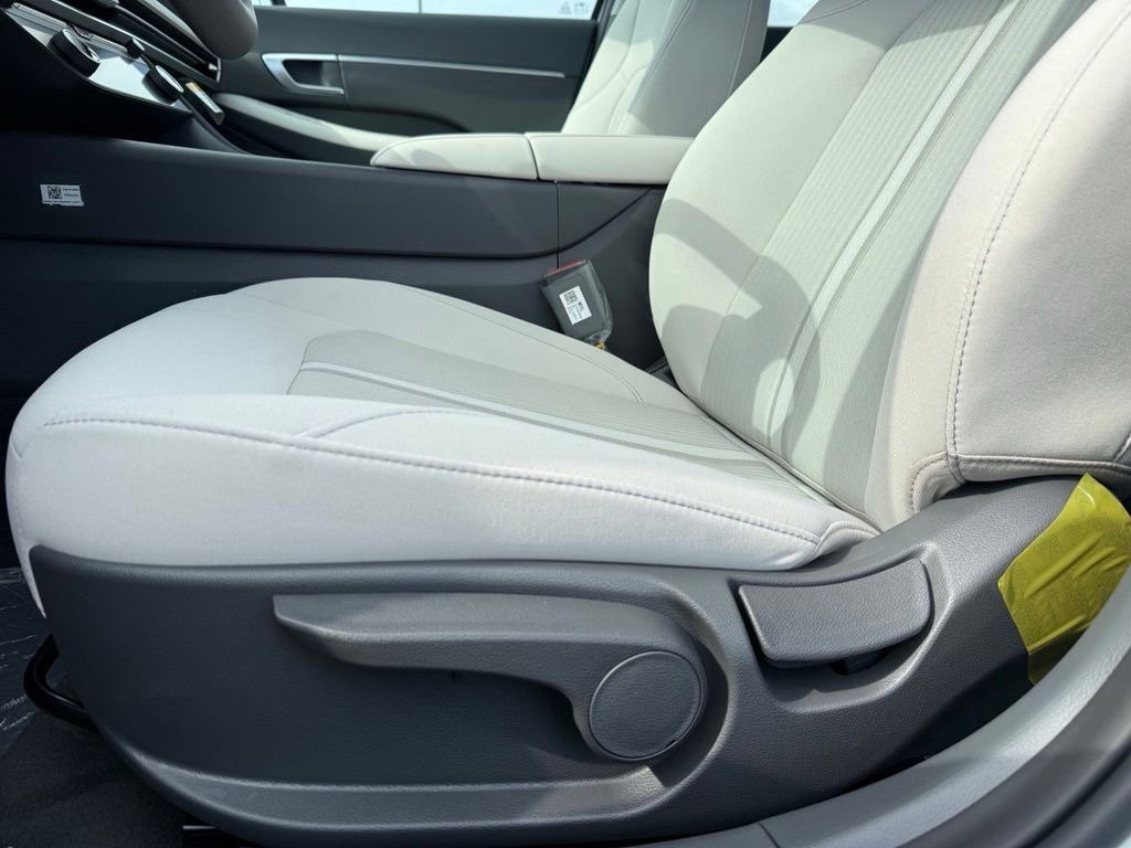 New 2026 Hyundai Sonata Blue FWD image 9