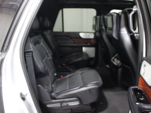 Used 2019 Lincoln Navigator L Reserve w/ Cargo Package AWD/4WD image 31