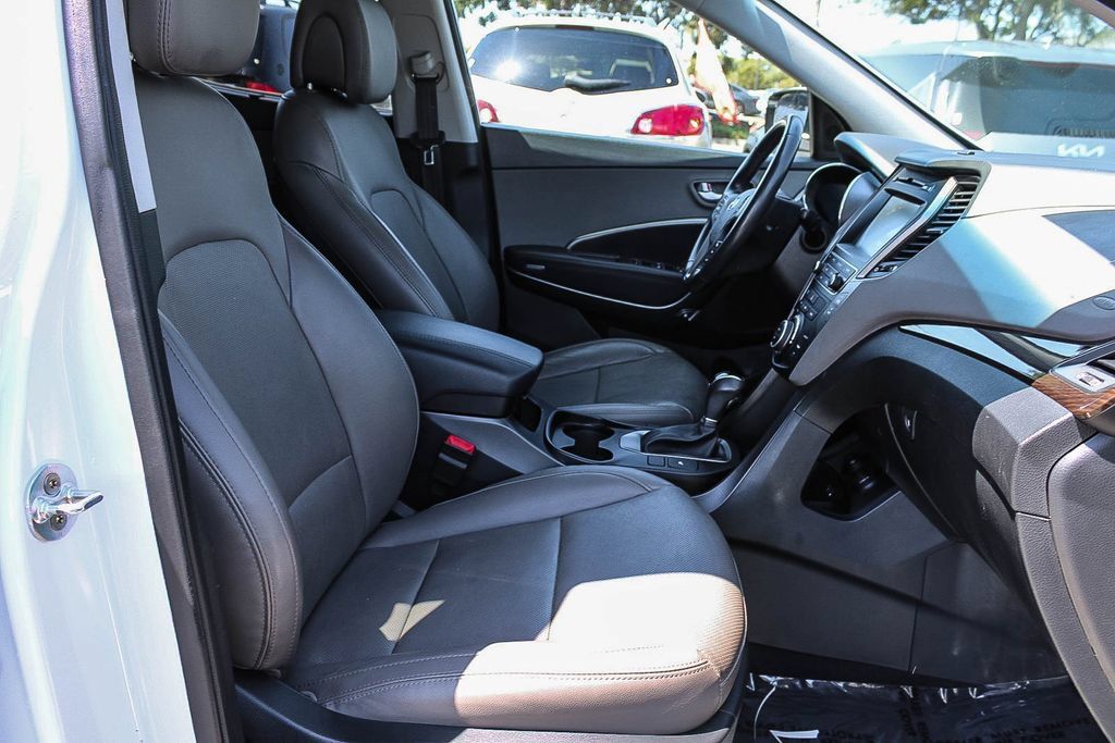 Used 2017 Hyundai Santa Fe Sport FWD image 16