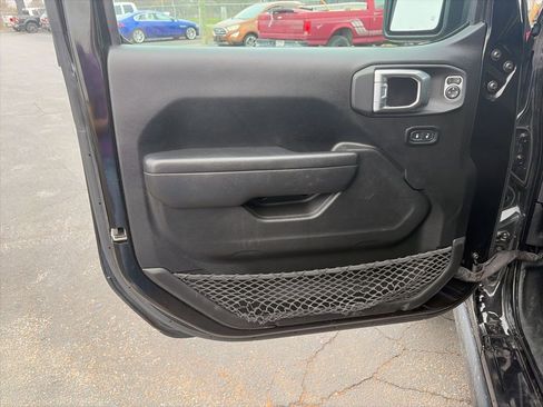 Used 2022 Jeep Gladiator Sport image 13